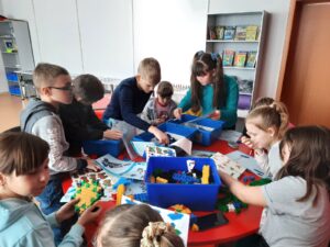 Занятие объединения «Лего-квантум» на каникулах