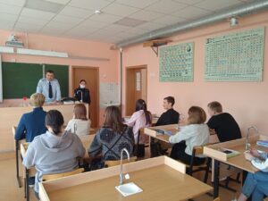 Лекция сотрудников ЛОП на станции Октябрьск МВД России на транспорте «Противодействие идеологии экстремизма и терроризма»